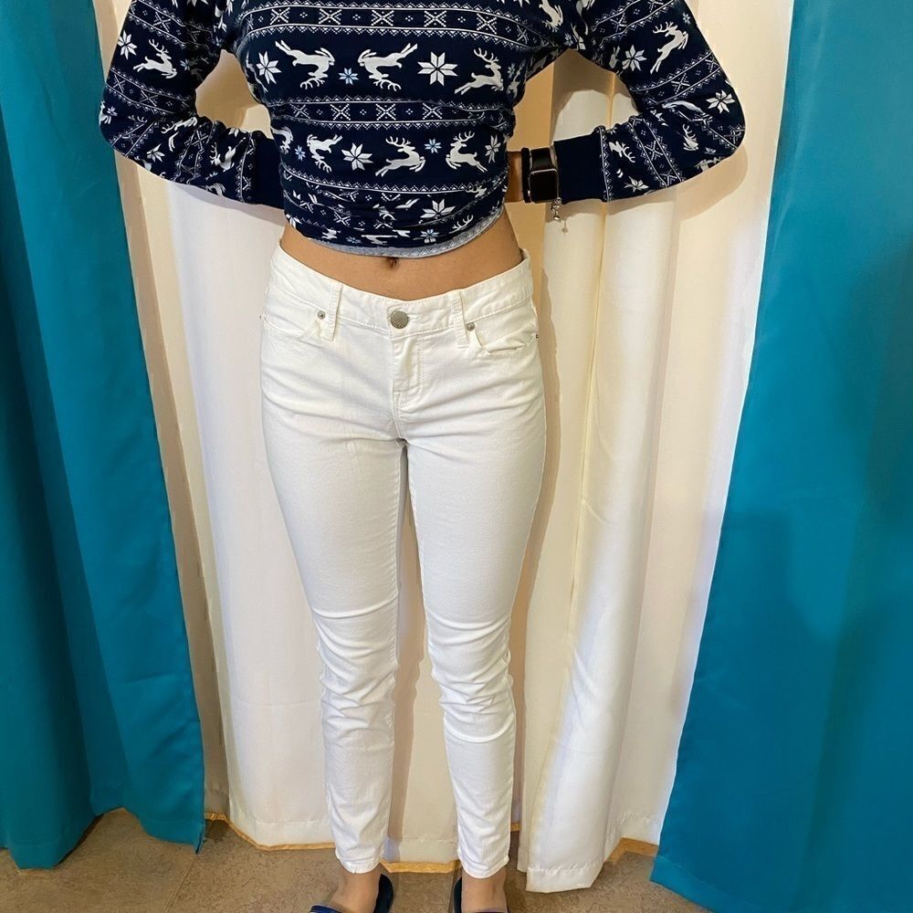 💚 A4 No boundaries white stretch jeans juniors size 9